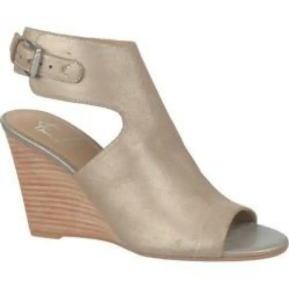 NWOT Franco Sarto Fauna Grey Leather Wedge‎ 7.5